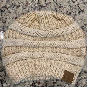 Beanie! Great condition.